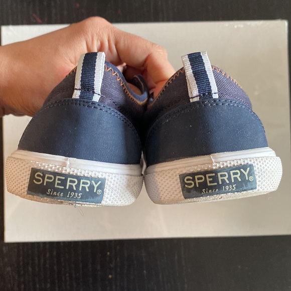 Kids Sperry canvas sneakers. Excellent condition. Only worn once. - Picture 3 of 4